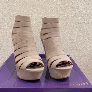 Madden Girl Extra Taupe Fab Size 8.5